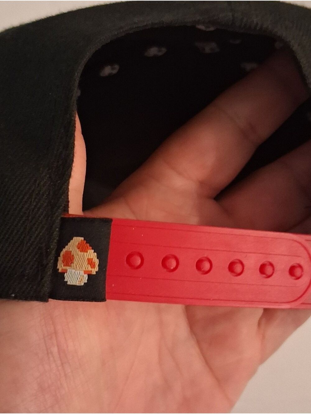 Controller Gear SnapBack Cap - Fire Mario - Picture 3 of 5